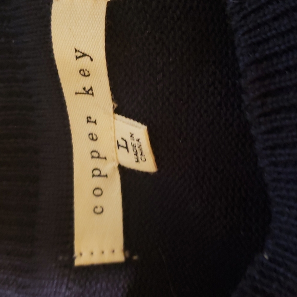 Top - Picture 3 of 5